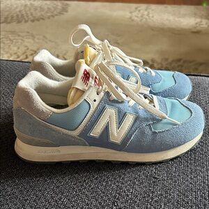 New Balance Women's Shoes - Light Blue and White